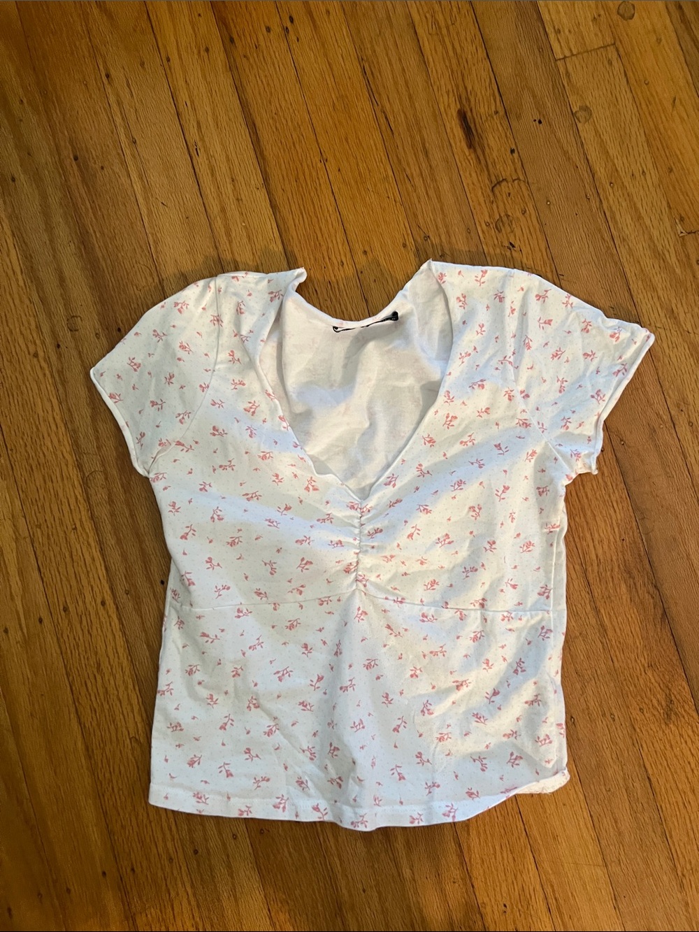 Light Floral V-Neck Tee in White with Pink Print made in italy.